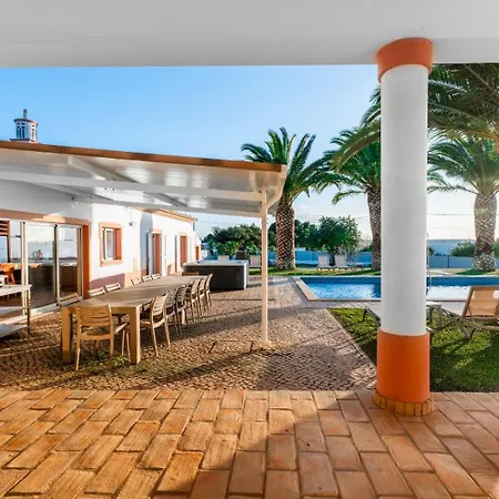 Rosas Villa *