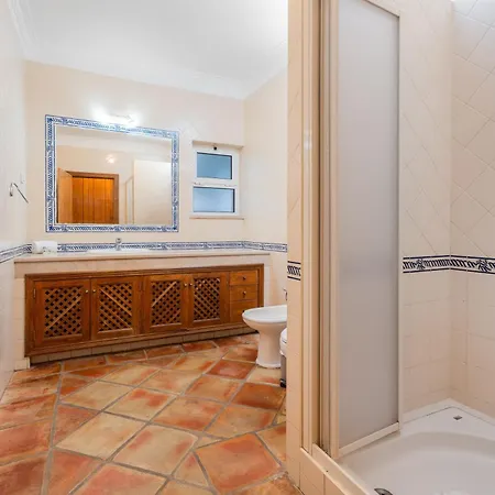 Rosas Villa Albufeira