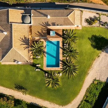 Rosas Villa
