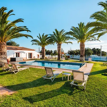 Rosas Villa